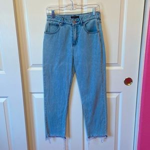 Kendall & Kylie Frayed Hem Jeans. Pre-owned, Great condition, Women’s size 25
